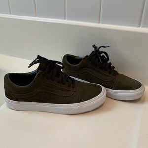 Old Skool Vans Limited Edition, Size 5.5. Olive.